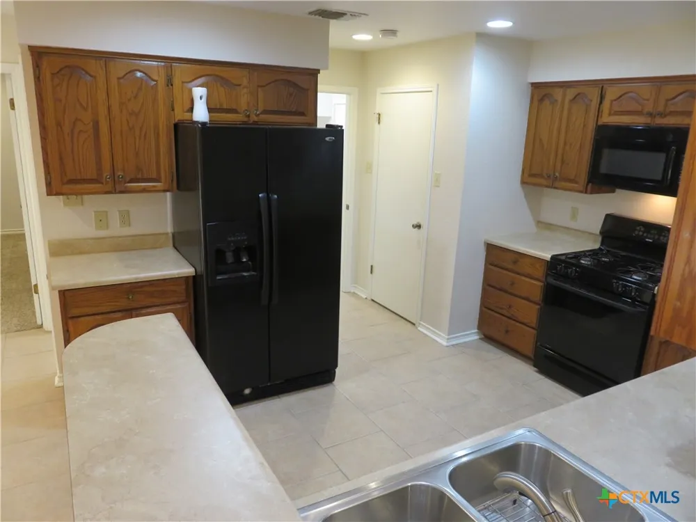 900 Boenig Street Seguin, TX 78155