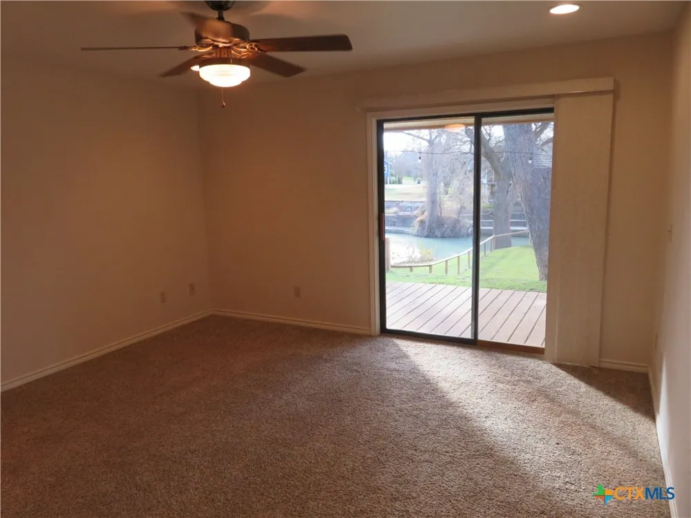 900 Boenig Street Seguin, TX 78155