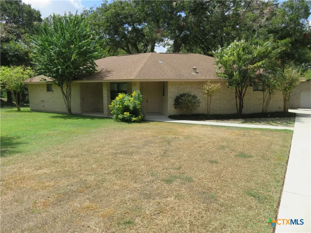 900 Boenig Street Seguin, TX 78155