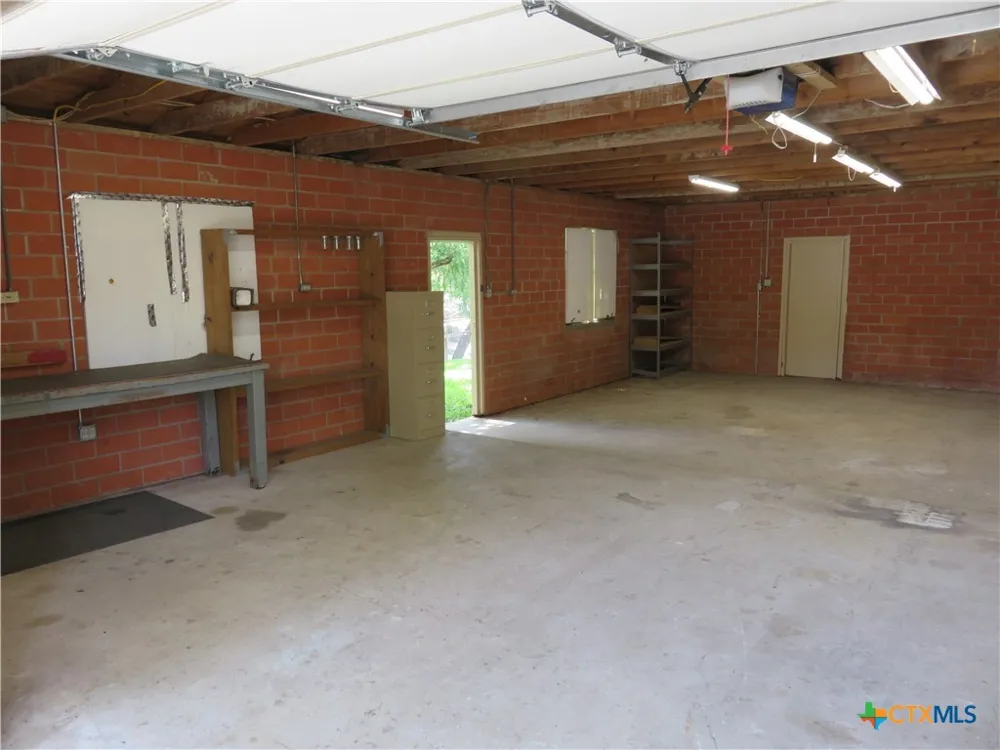 900 Boenig Street Seguin, TX 78155