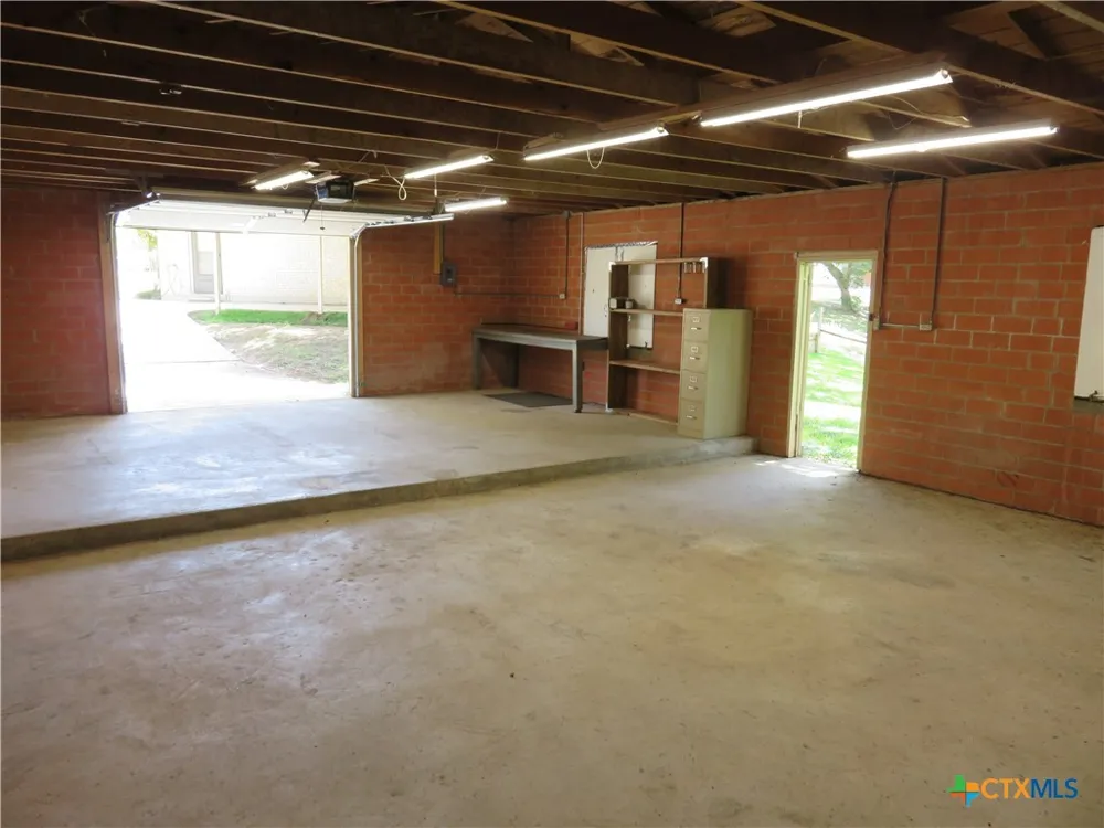 900 Boenig Street Seguin, TX 78155