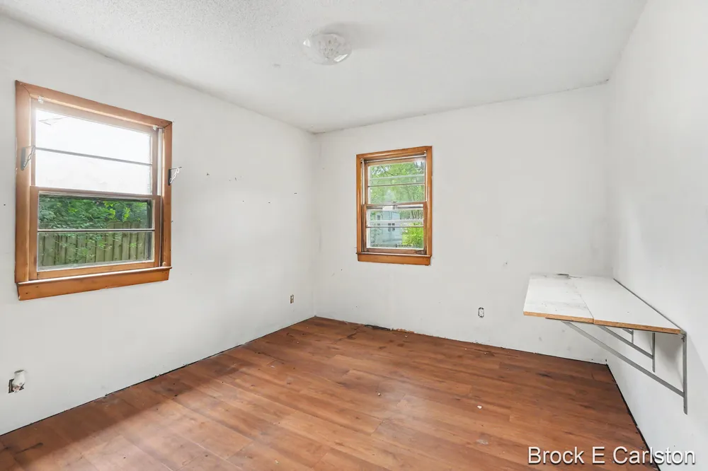 1442 Norwich Avenue Norton Shores, MI 49444