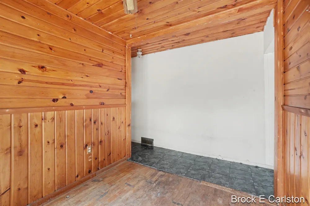 1442 Norwich Avenue Norton Shores, MI 49444