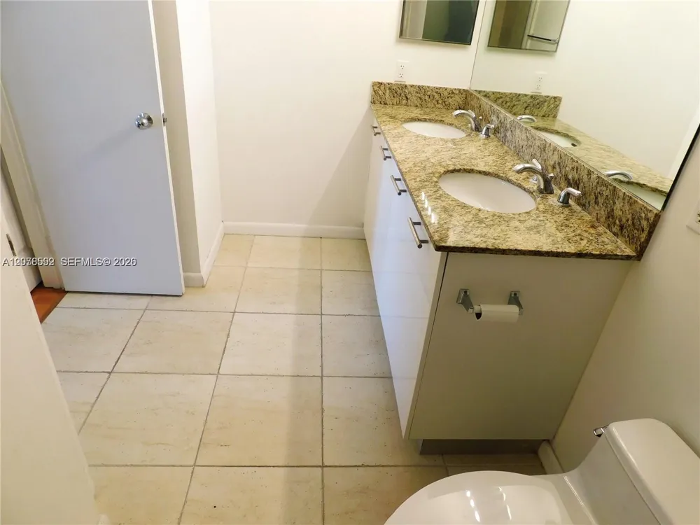 3300 NE 191 St #1002 Aventura, FL 33180