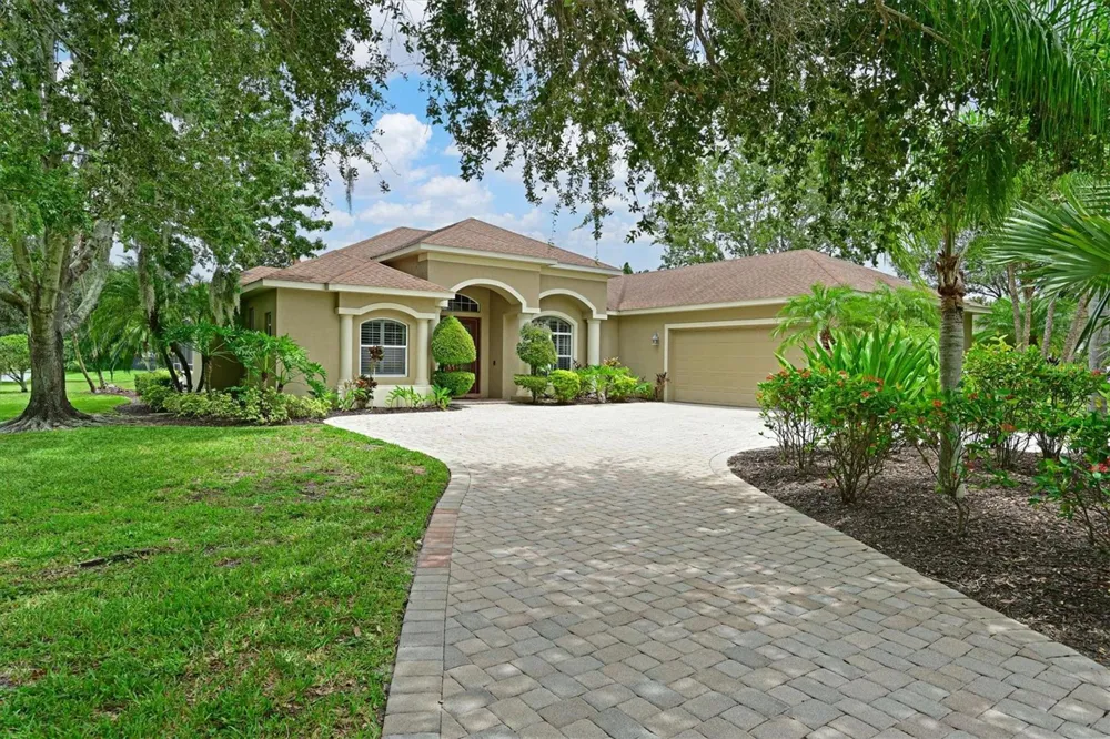 15201 21ST AVENUE E Bradenton, FL 34212