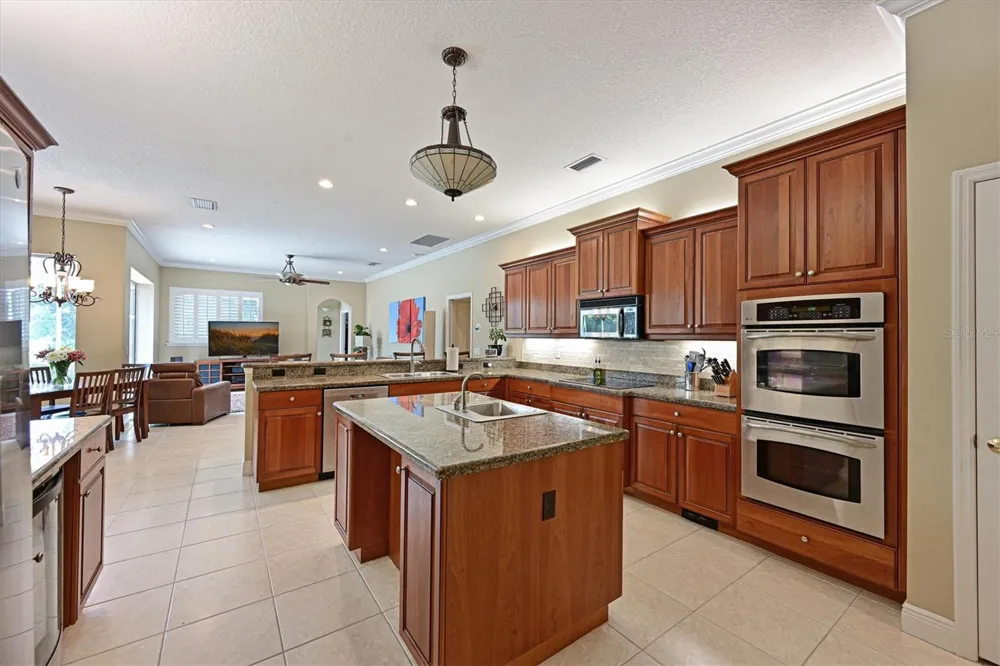 15201 21ST AVENUE E Bradenton, FL 34212