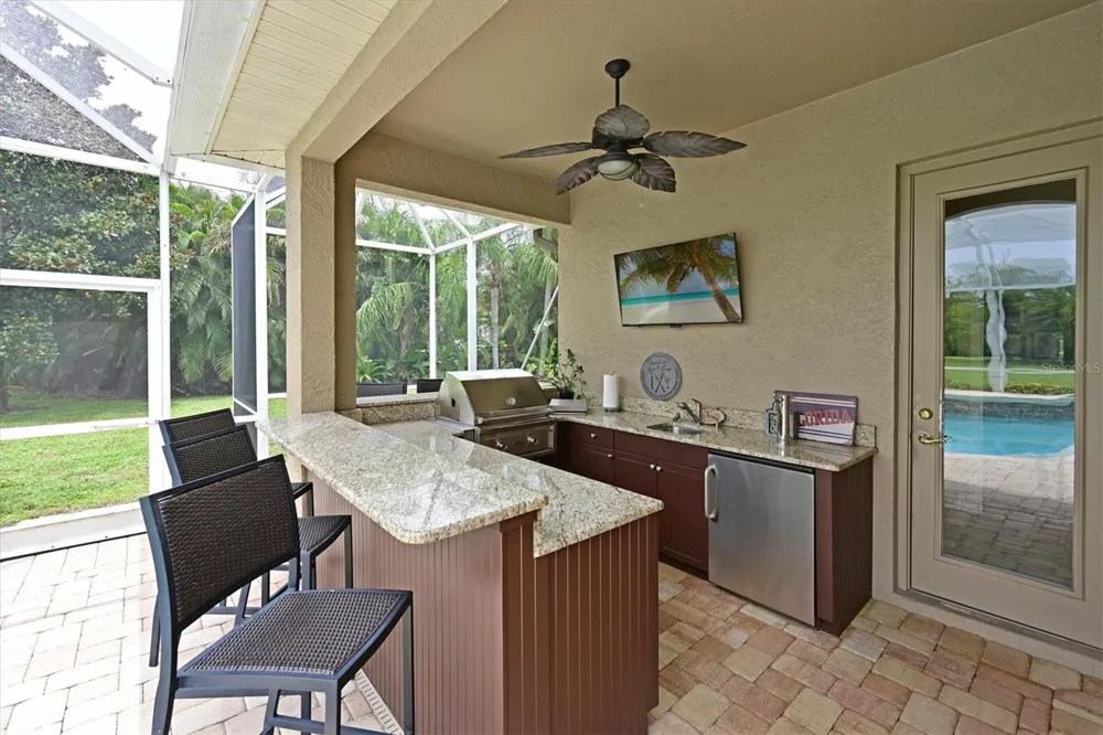 15201 21ST AVENUE E Bradenton, FL 34212