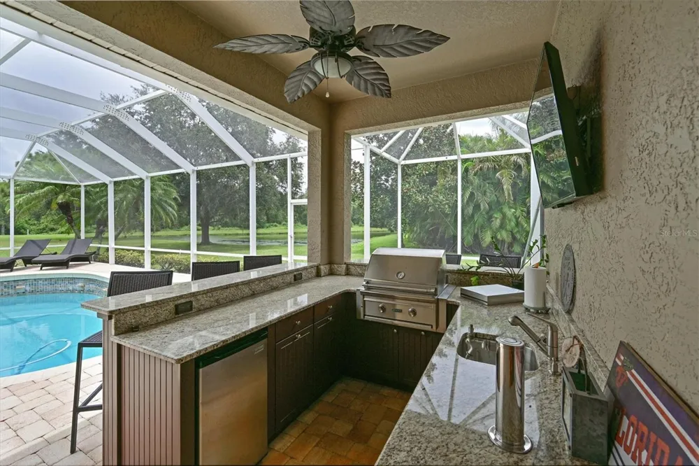 15201 21ST AVENUE E Bradenton, FL 34212