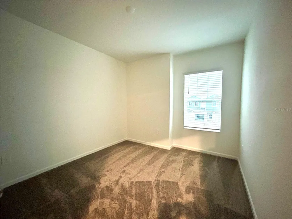 2943 SAVOIR AVENUE Davenport, FL 33837