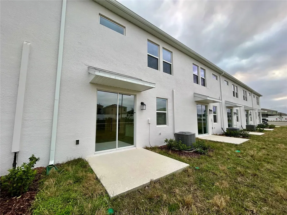 2943 SAVOIR AVENUE Davenport, FL 33837