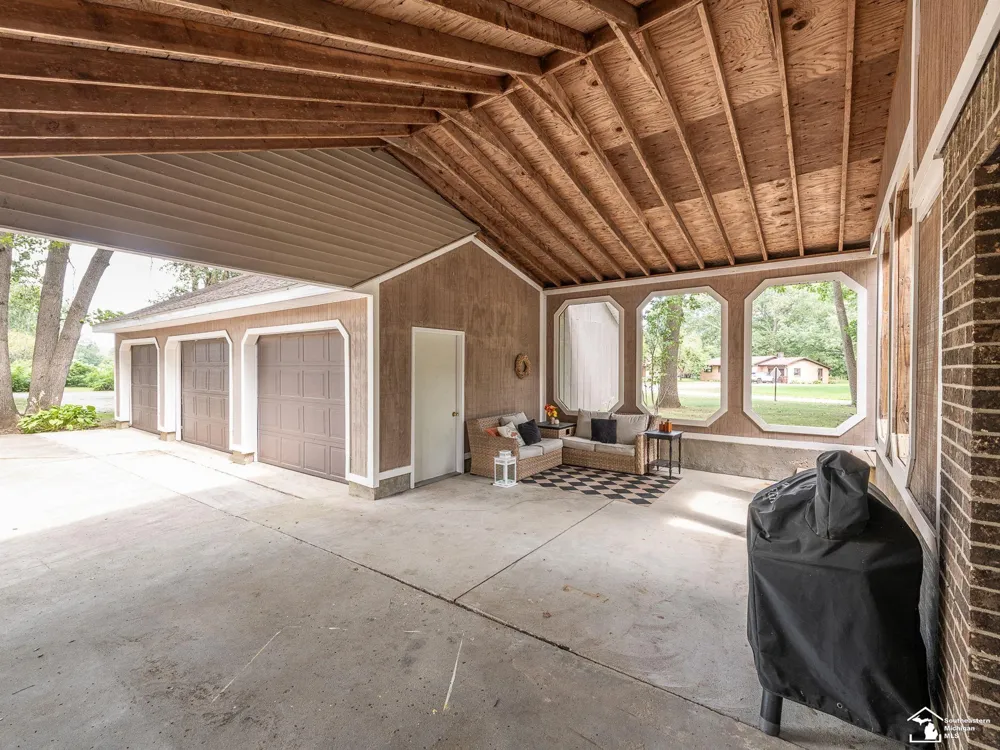 11589 Brookshire Drive Bedford Township, MI 48182