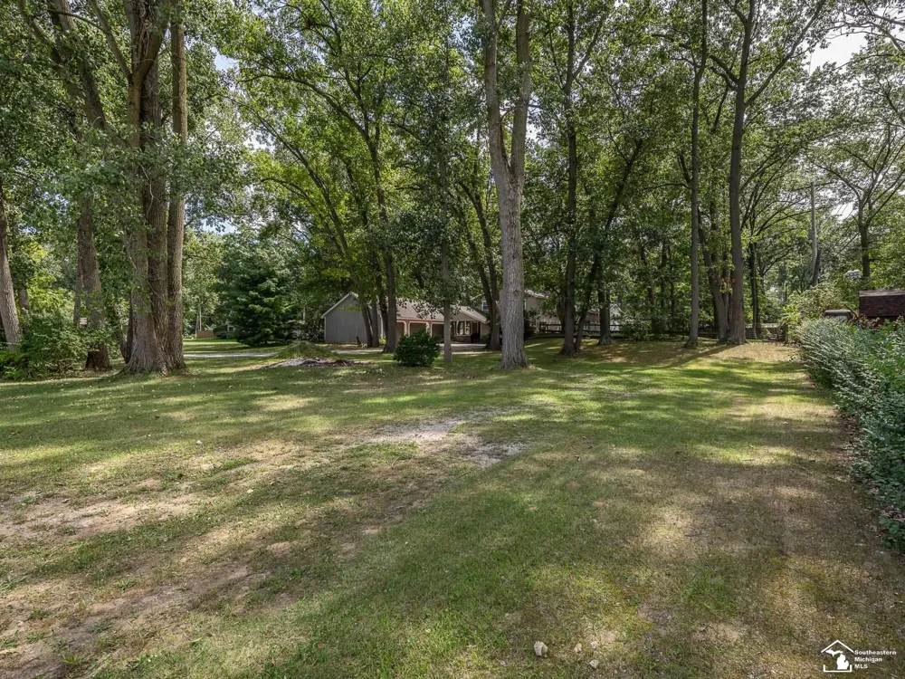 11589 Brookshire Drive Bedford Township, MI 48182