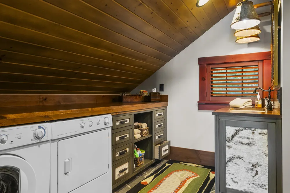 4719 NE Torch Lake Drive Torch Lake Township, MI 49622