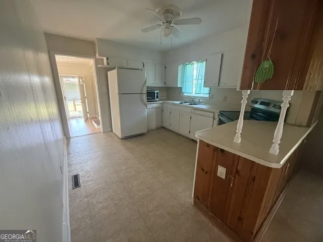 3961 Airline Goldmine RD Canon, GA 30520