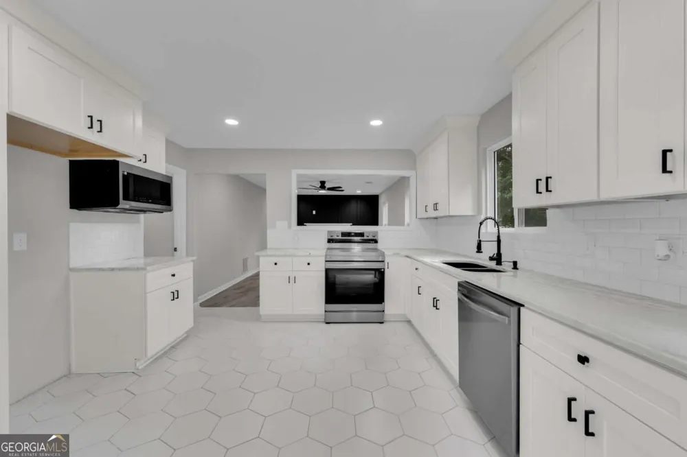 5271 Bridgewater TRCE Stone Mountain, GA 30088