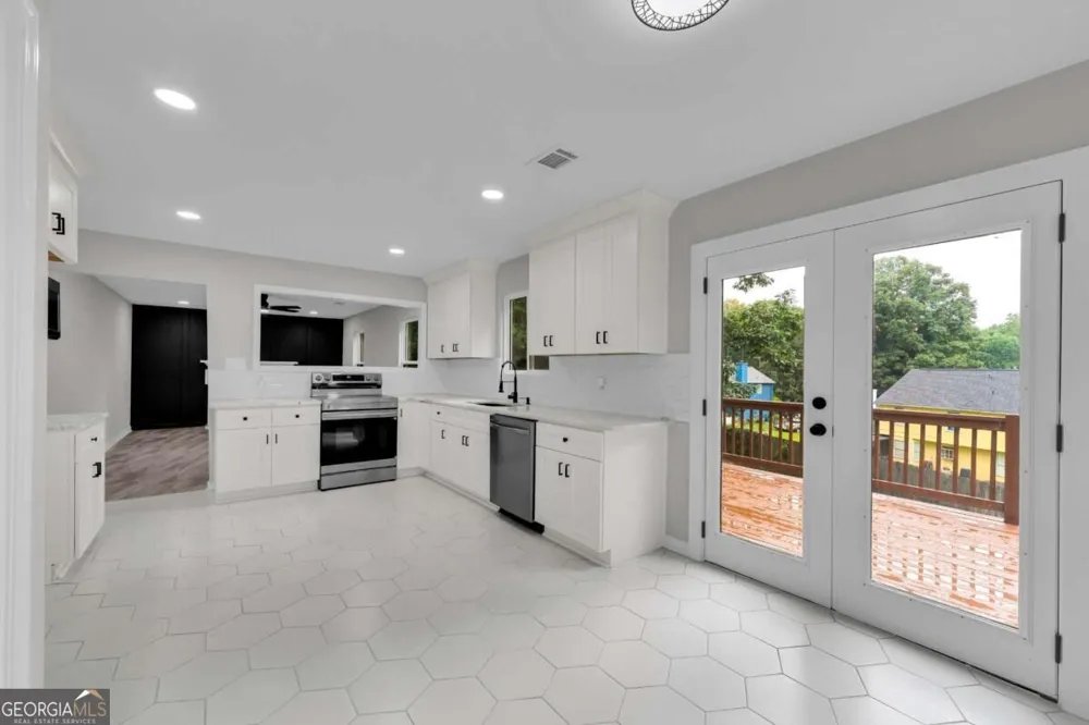 5271 Bridgewater TRCE Stone Mountain, GA 30088