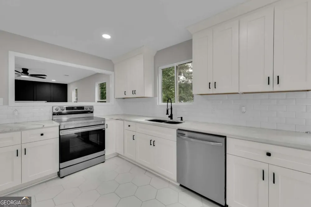 5271 Bridgewater TRCE Stone Mountain, GA 30088
