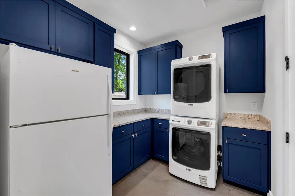 3208 River Oaks Drive Kingsland, TX 78639
