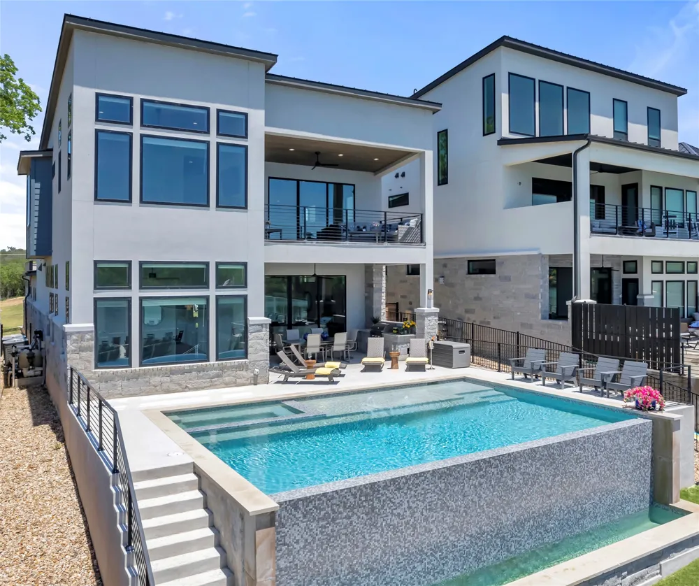 3208 River Oaks Drive Kingsland, TX 78639