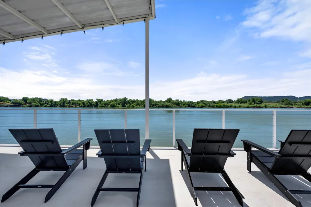 3208 River Oaks Drive Kingsland, TX 78639