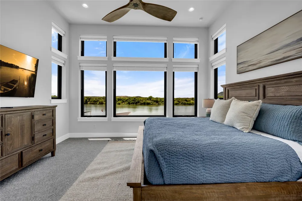 3208 River Oaks Drive Kingsland, TX 78639