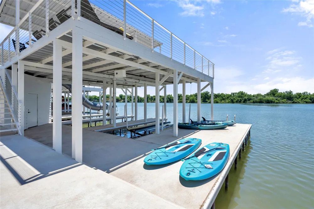3208 River Oaks Drive Kingsland, TX 78639