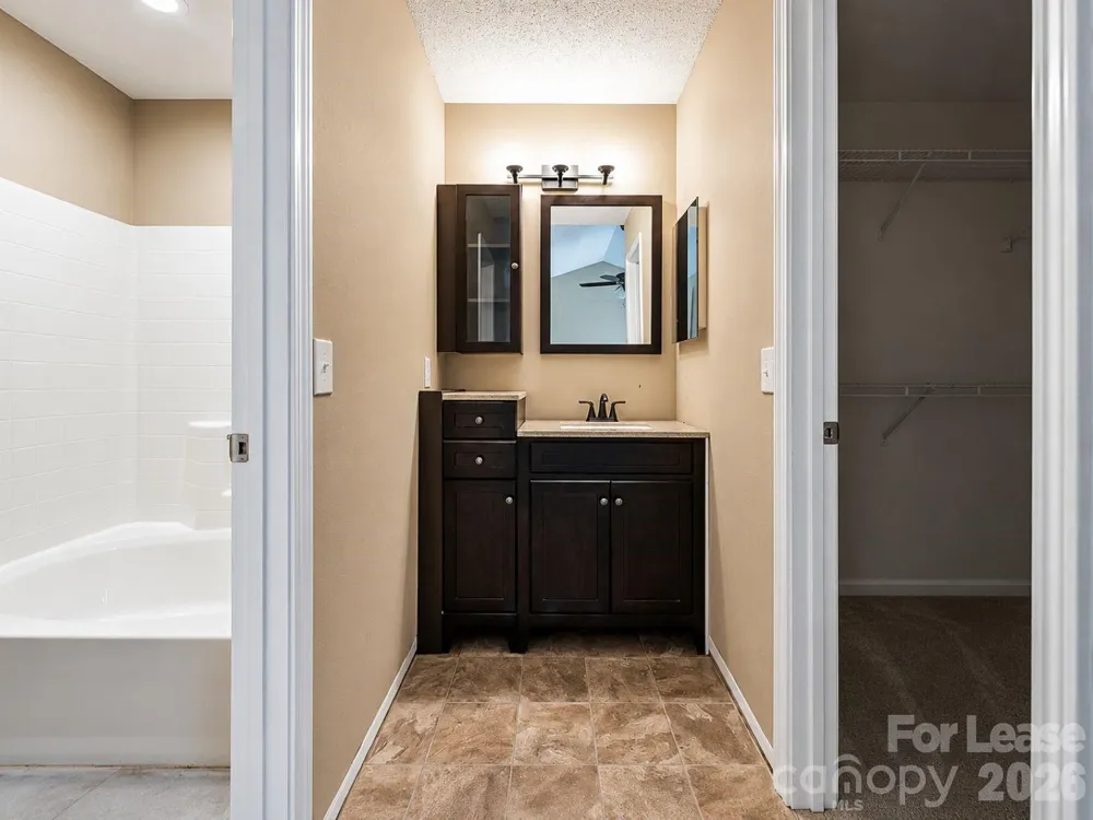10048 University Park Lane Charlotte, NC 28213
