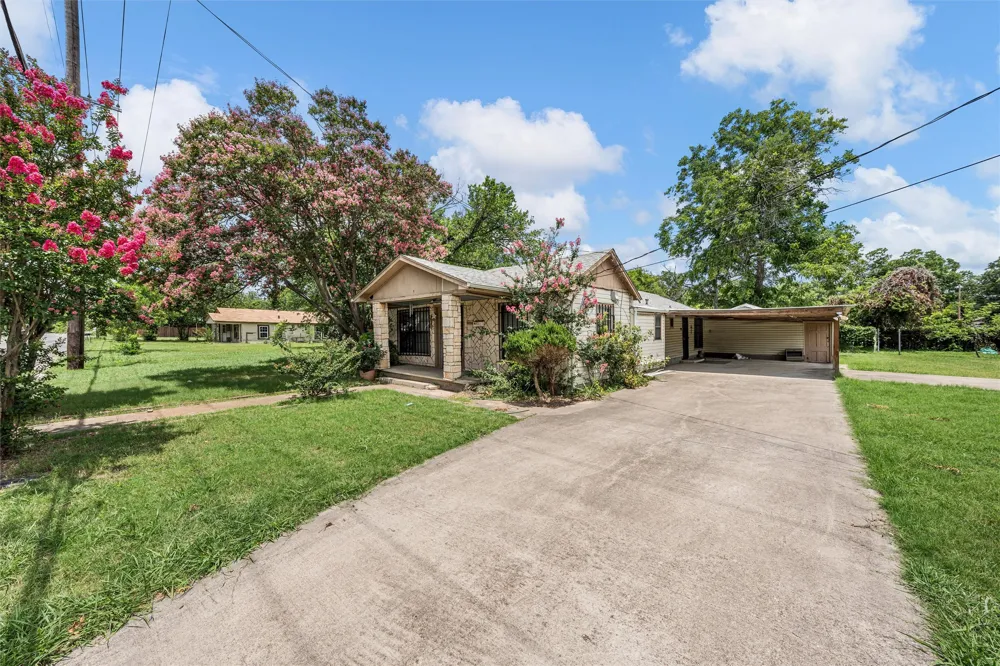 1320 S 26th Street Waco, TX 76706