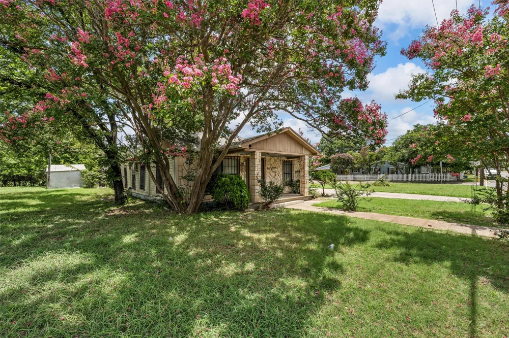 1320 S 26th Street Waco, TX 76706
