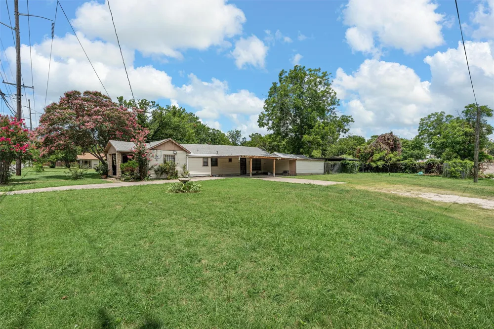 1320 S 26th Street Waco, TX 76706