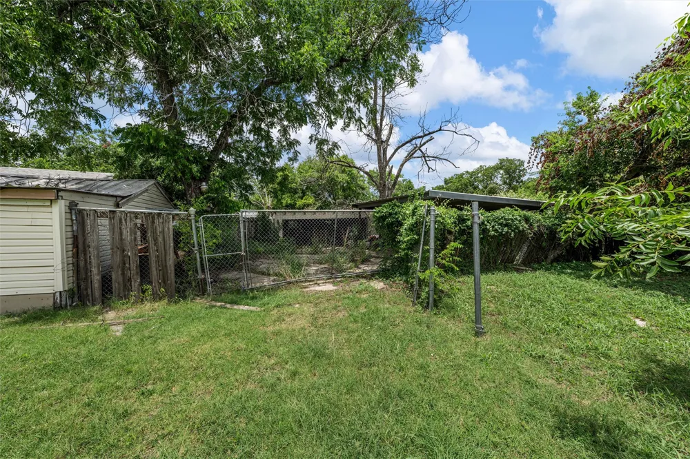 1320 S 26th Street Waco, TX 76706