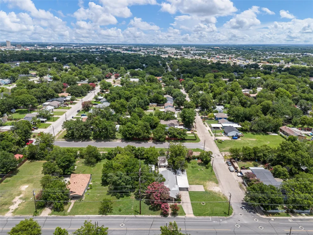 1320 S 26th Street Waco, TX 76706