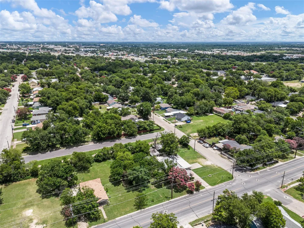 1320 S 26th Street Waco, TX 76706