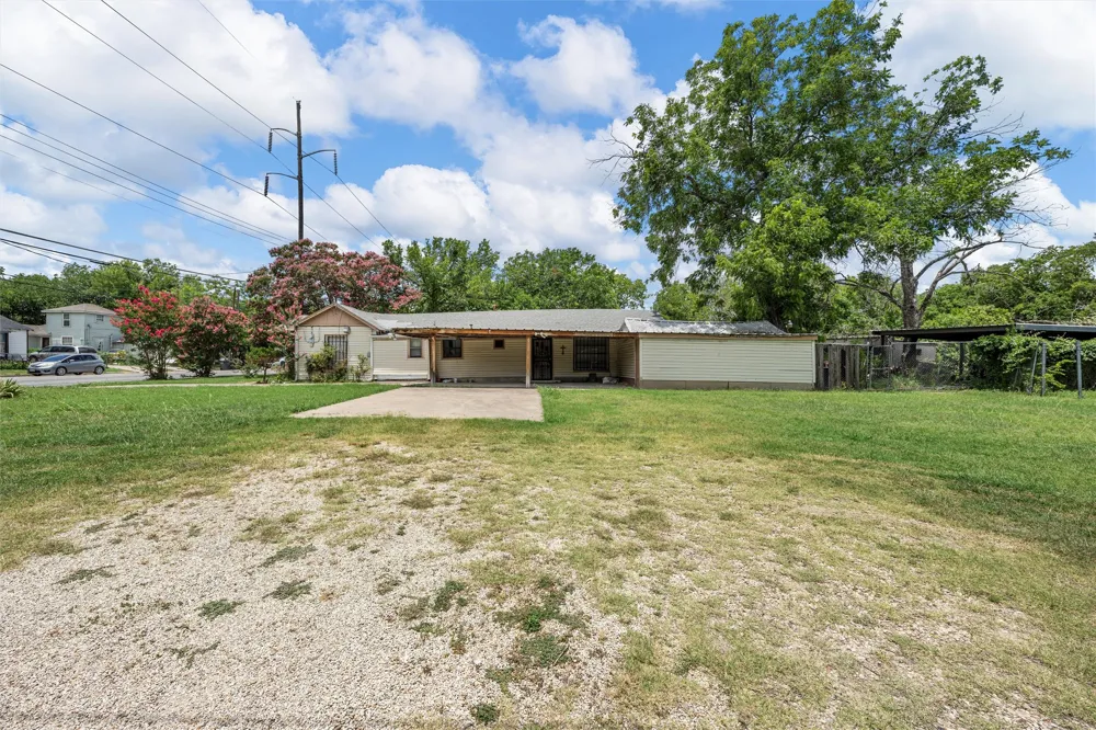 1320 S 26th Street Waco, TX 76706