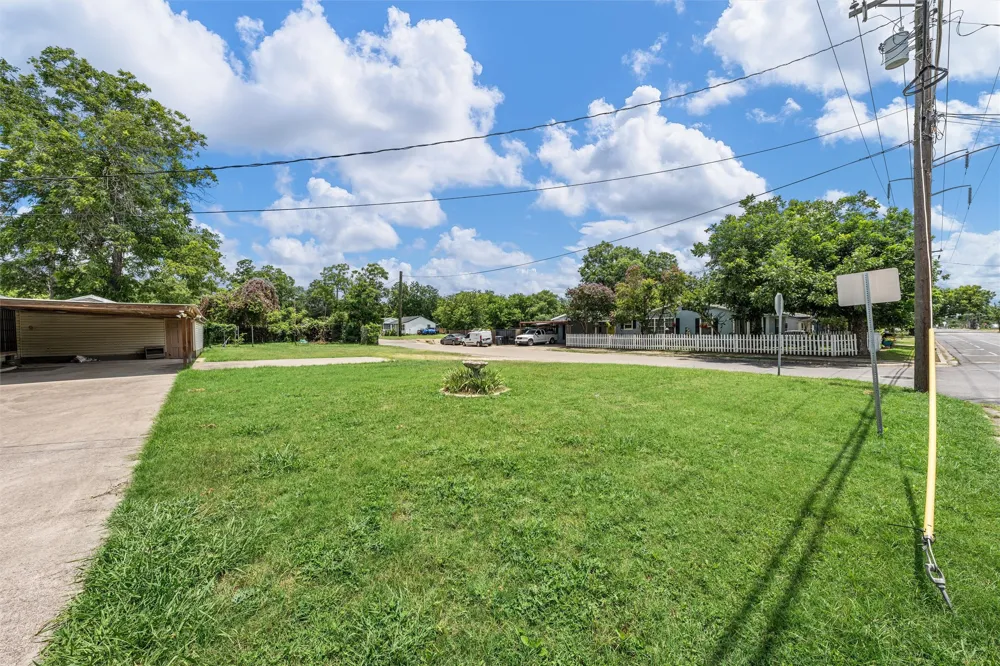1320 S 26th Street Waco, TX 76706