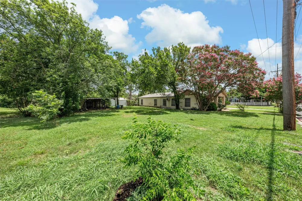 1320 S 26th Street Waco, TX 76706
