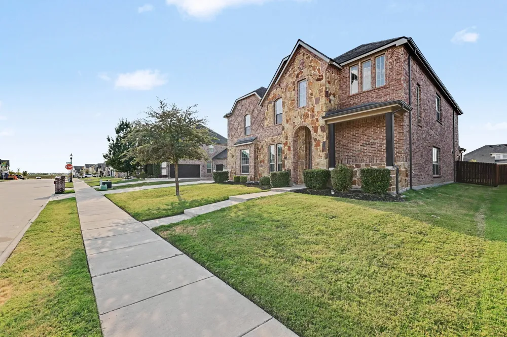 1616 Canals Drive Little Elm, TX 75068
