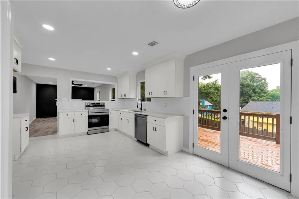 5271 Bridgewater Trace Stone Mountain, GA 30088