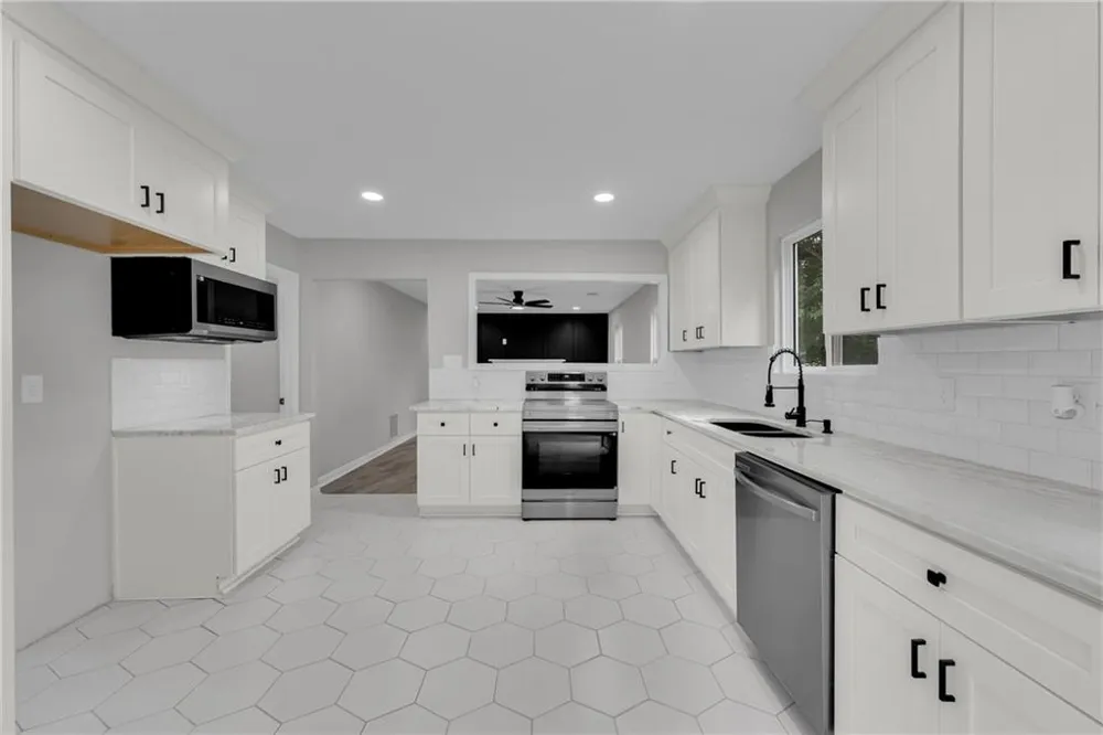 5271 Bridgewater Trace Stone Mountain, GA 30088