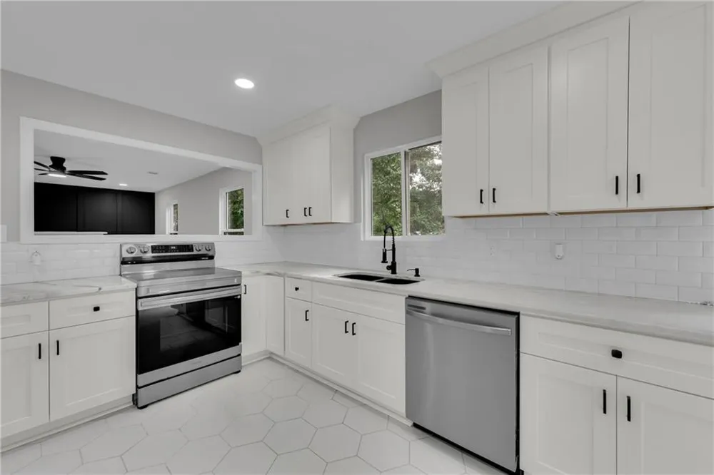 5271 Bridgewater Trace Stone Mountain, GA 30088