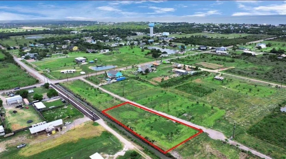 18 Cindy Palmer Lane Dickinson, TX 77539