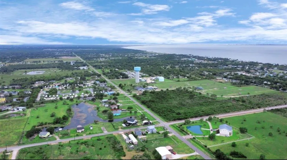 18 Cindy Palmer Lane Dickinson, TX 77539