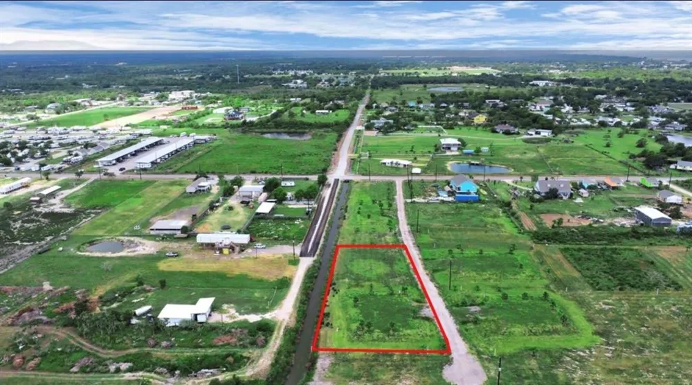 18 Cindy Palmer Lane Dickinson, TX 77539