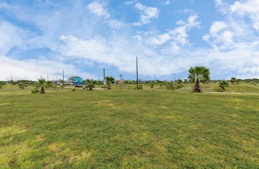 18 Cindy Palmer Lane Dickinson, TX 77539