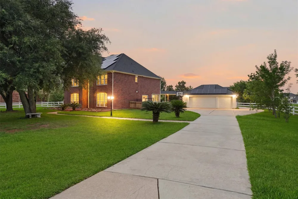 5903 Waterwalk Court Richmond, TX 77469