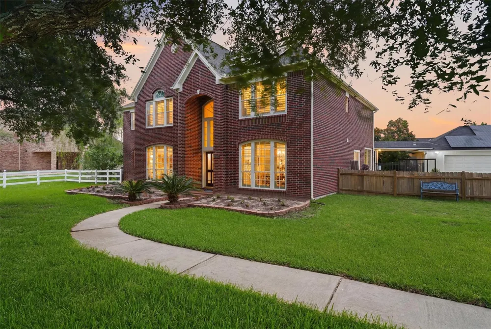 5903 Waterwalk Court Richmond, TX 77469