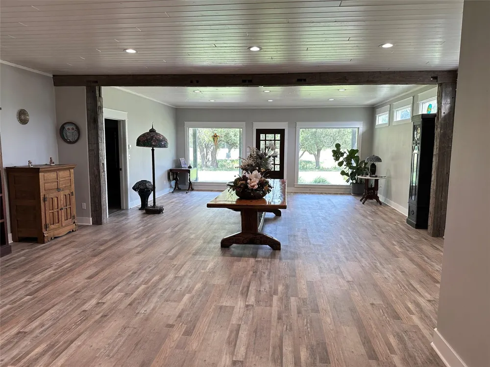 4149 Cr 444 Hallettsville, TX 77964
