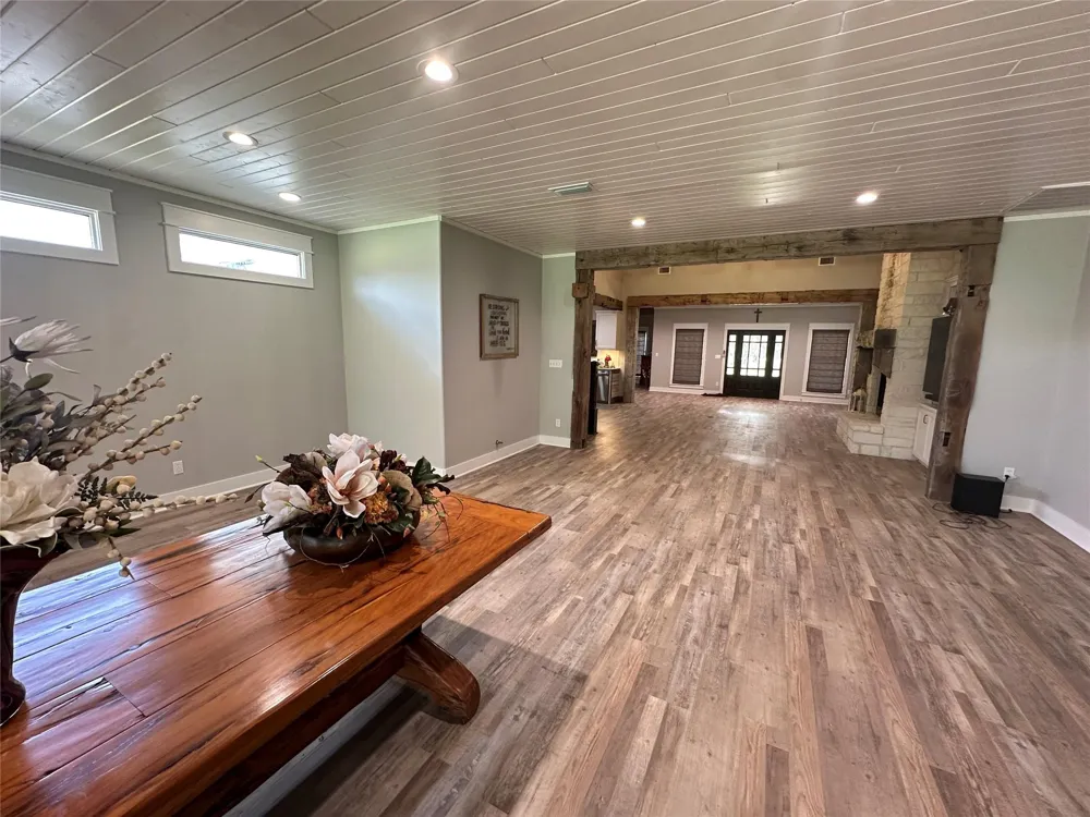 4149 Cr 444 Hallettsville, TX 77964