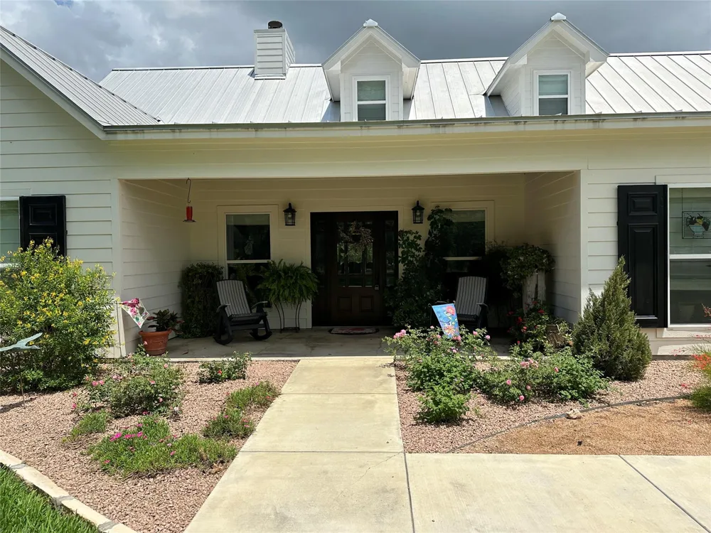 4149 Cr 444 Hallettsville, TX 77964