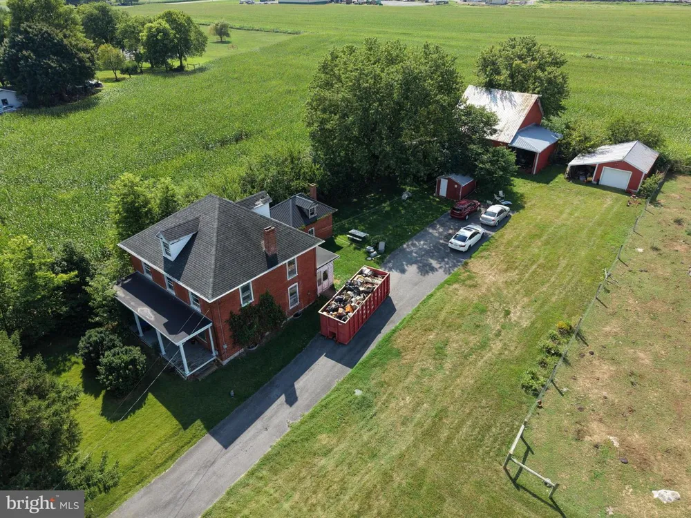 7351 CORNER ROAD Mercersburg, PA 17236